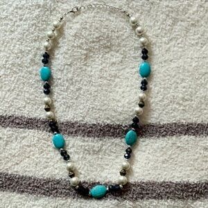 Elegant Turquoise and Pearl Necklace